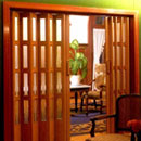 Puerta plegable colonial